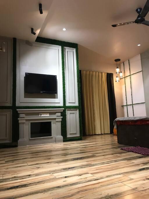 Entire Craftsman House With 2 Bedrooms Kitchen And More Rāipur Εξωτερικό φωτογραφία